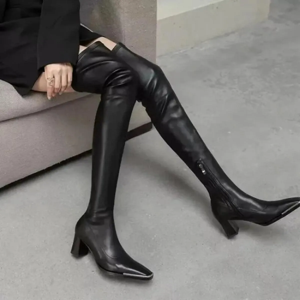 2024 Donne di Vendita Calde Scarpe Moda Tacco Quadrato Inverno Moderno Sopra Il Ginocchio Stivali Piegati A Punta Antiscivolo So