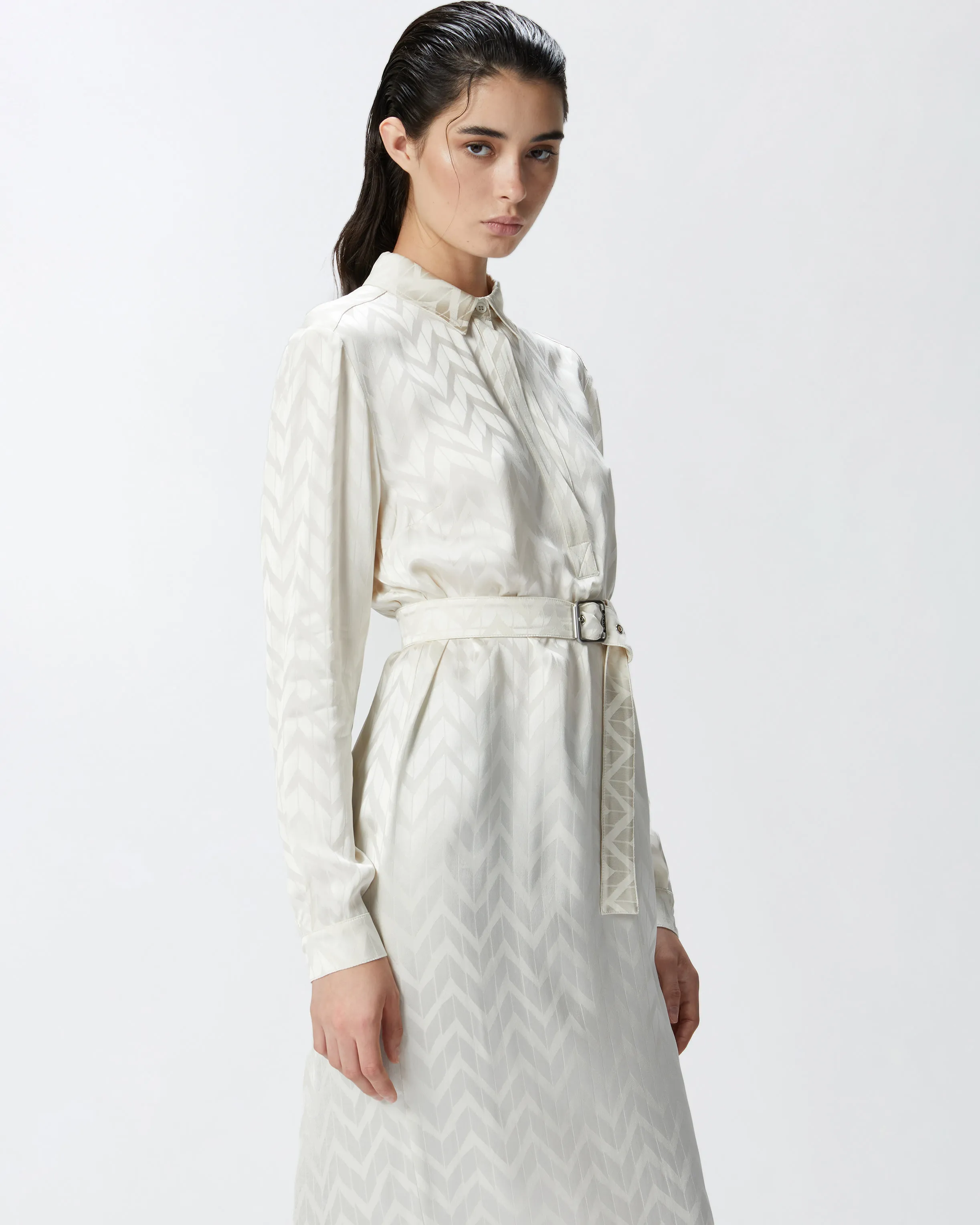  Abito chemisier in satin jacquard    