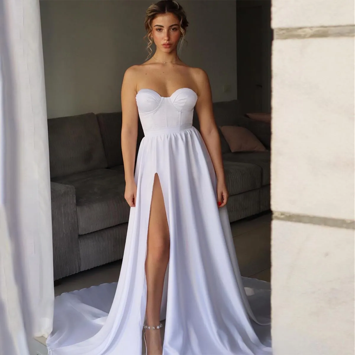 Abito da sposa semplice Sweetheart Abiti da sposa spaccati al ginocchio per le donne 2023 Sposa maniche lunghe staccabili Abiti