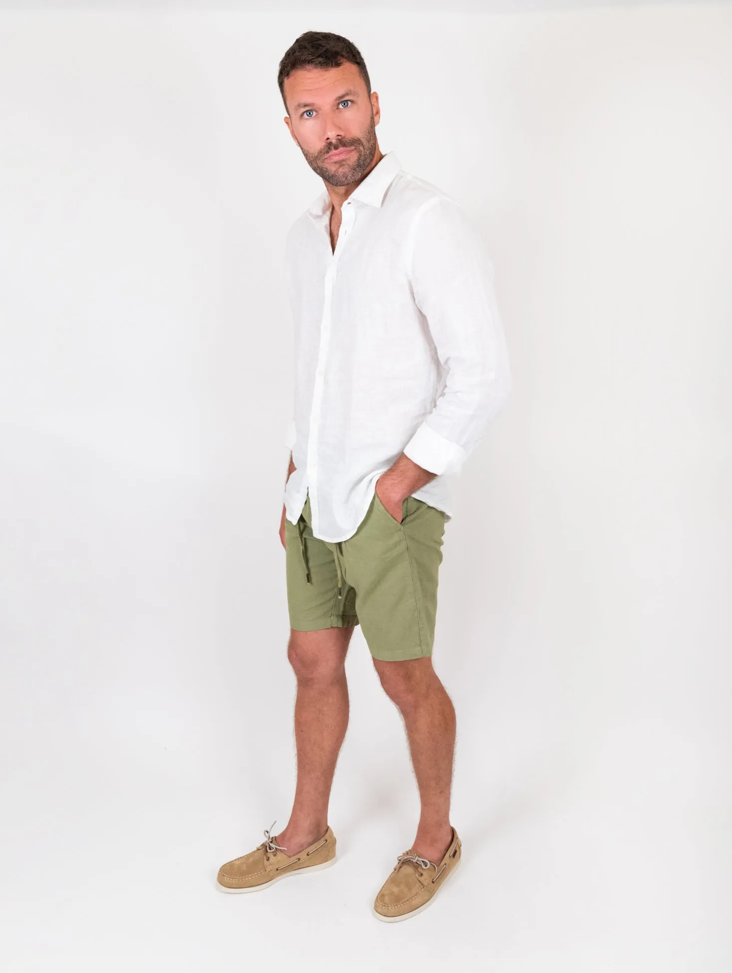 Bermuda verde in lino e cotone con coulisse