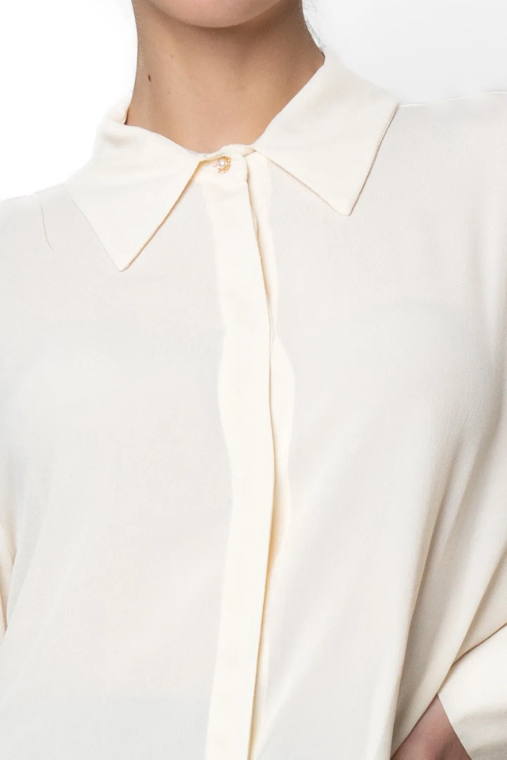 Camicia con bottone gioiello