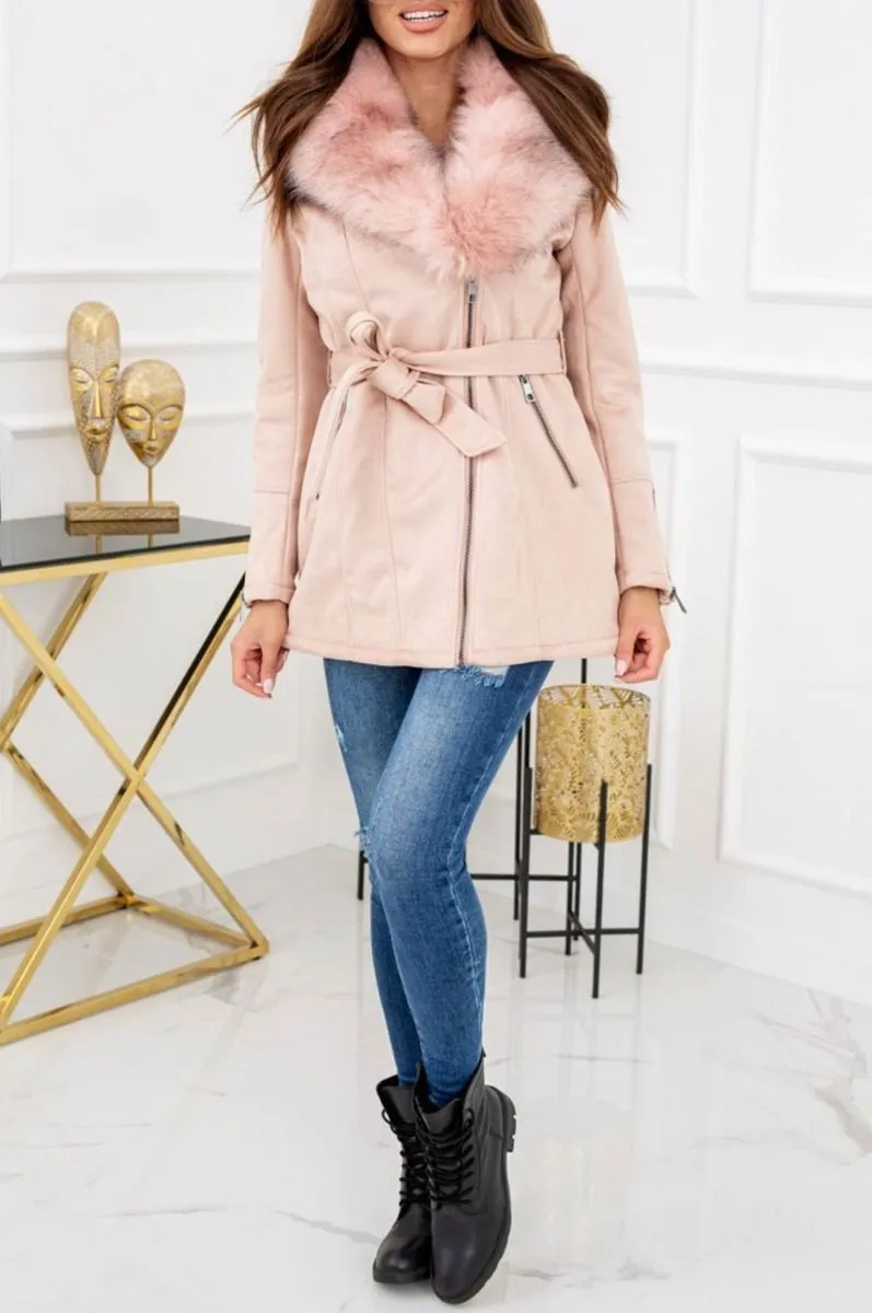 Cappotto lungo rosa scamosciato con laccio e bordo in ecopelliccia