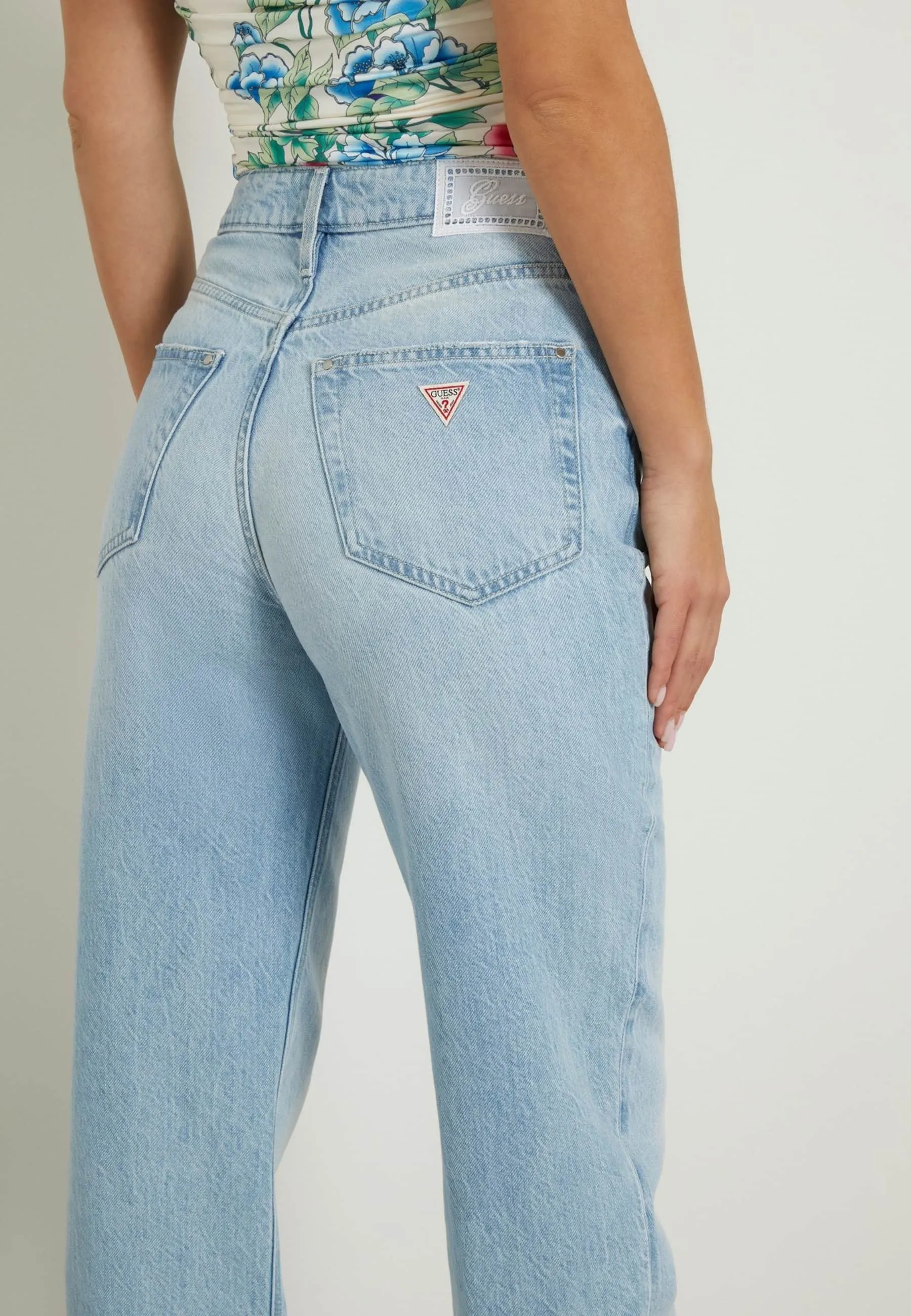 Jeans a sigaretta