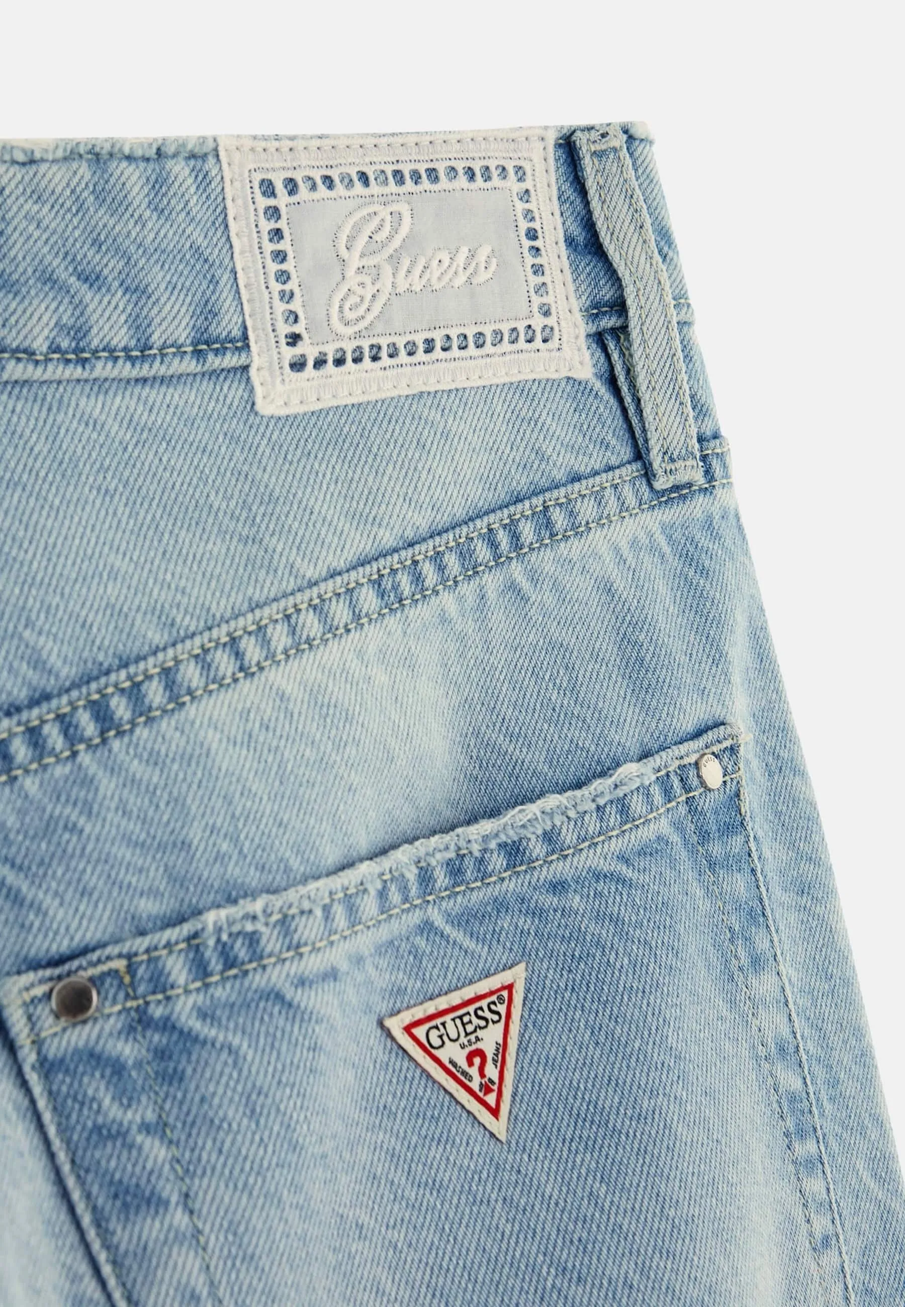 Jeans a sigaretta