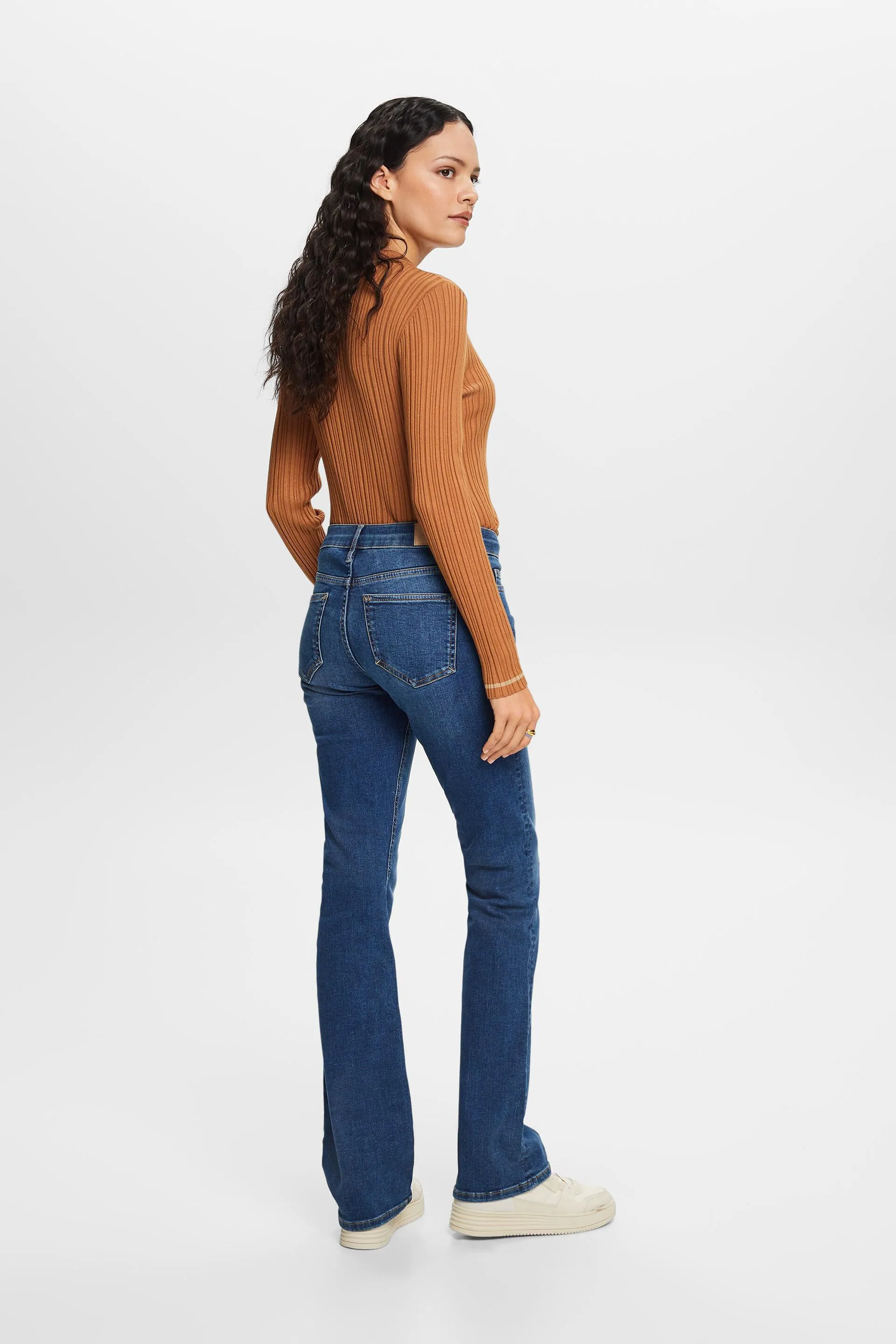 Jeans bootcut a vita media