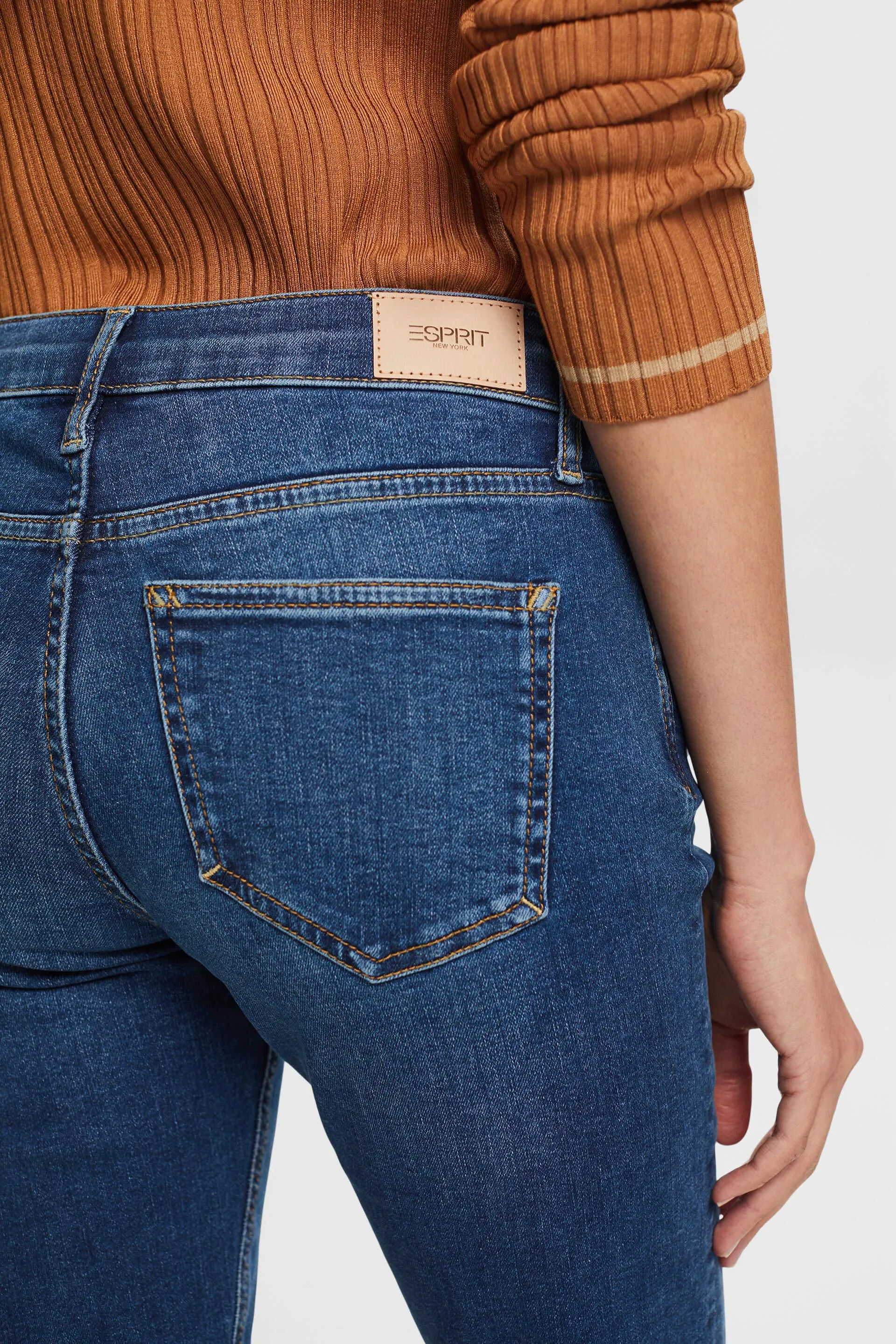Jeans bootcut a vita media