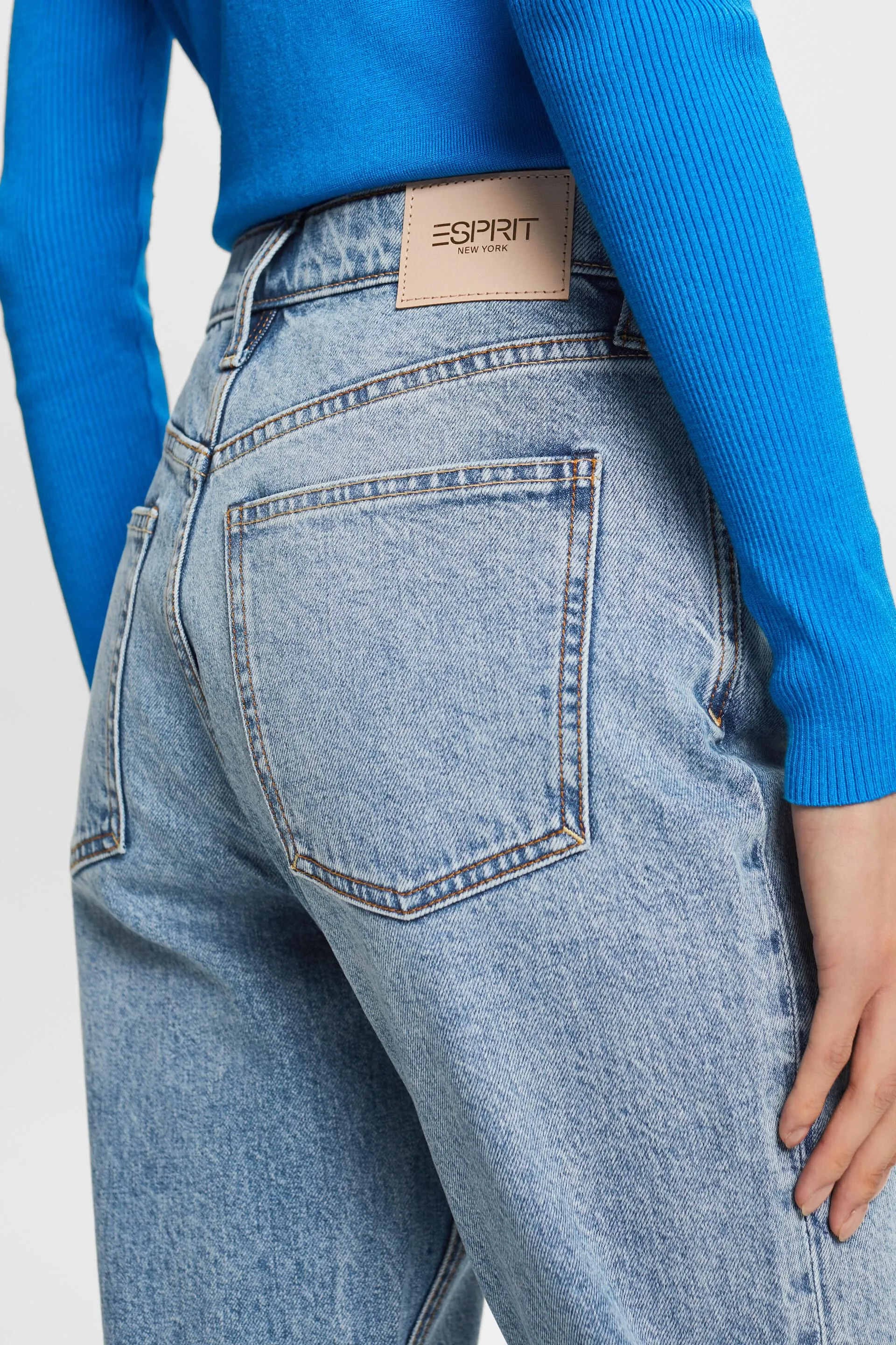 Jeans retrò dal taglio classico a vita alta