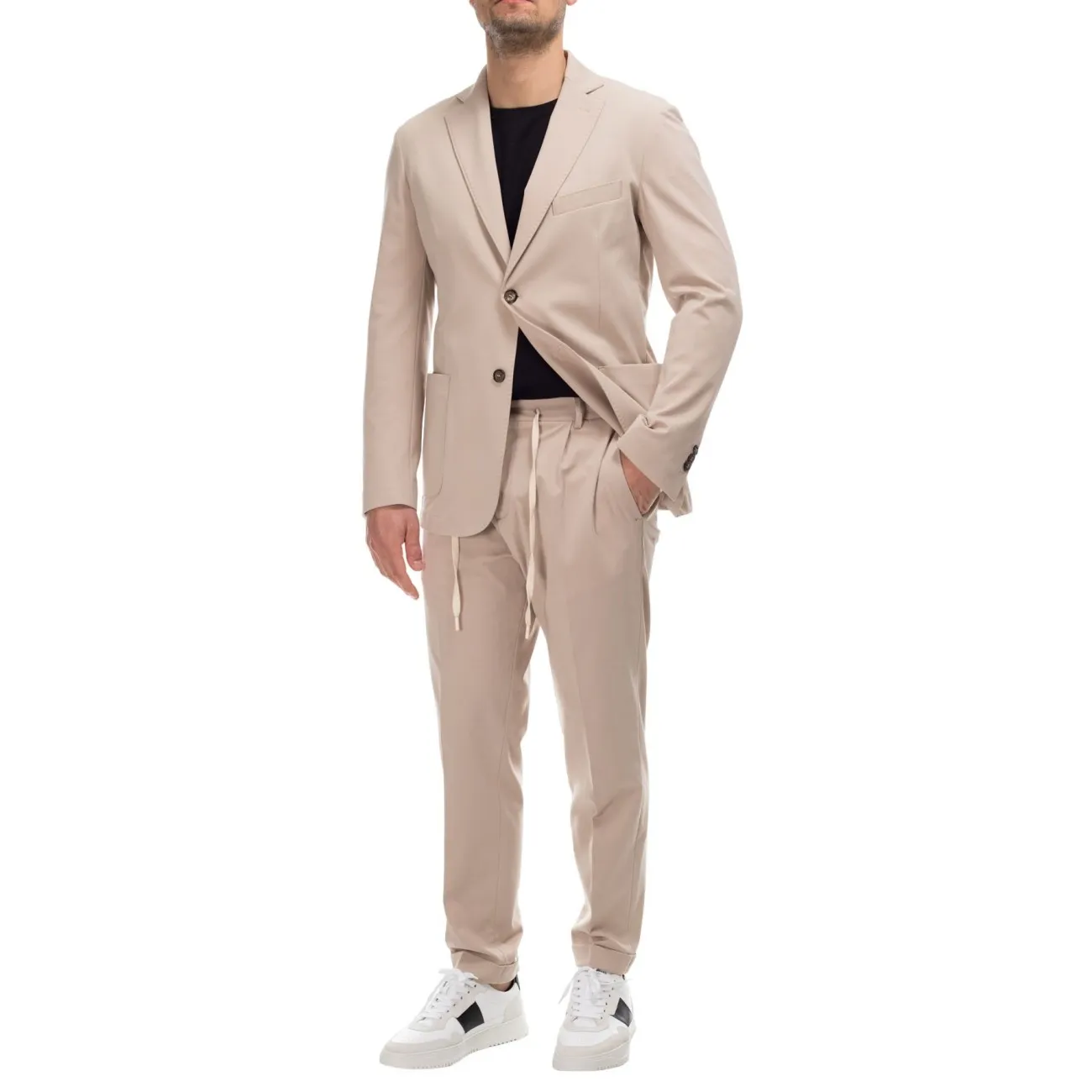 Outfit giacca due bottoni beige