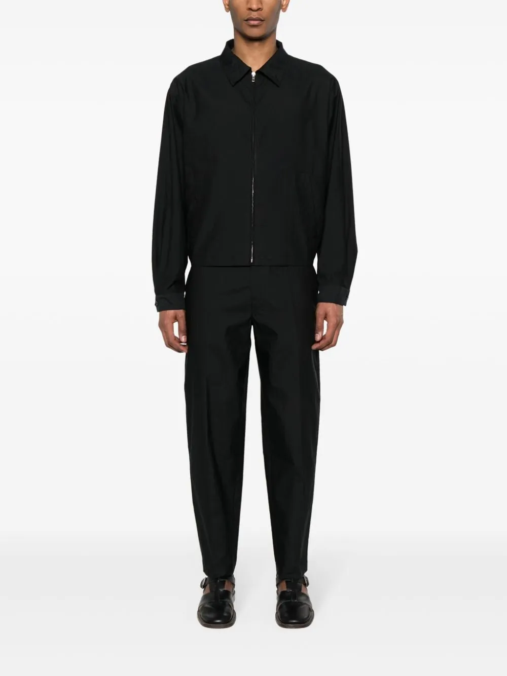 Pantaloni affusolatii in nero - uomo