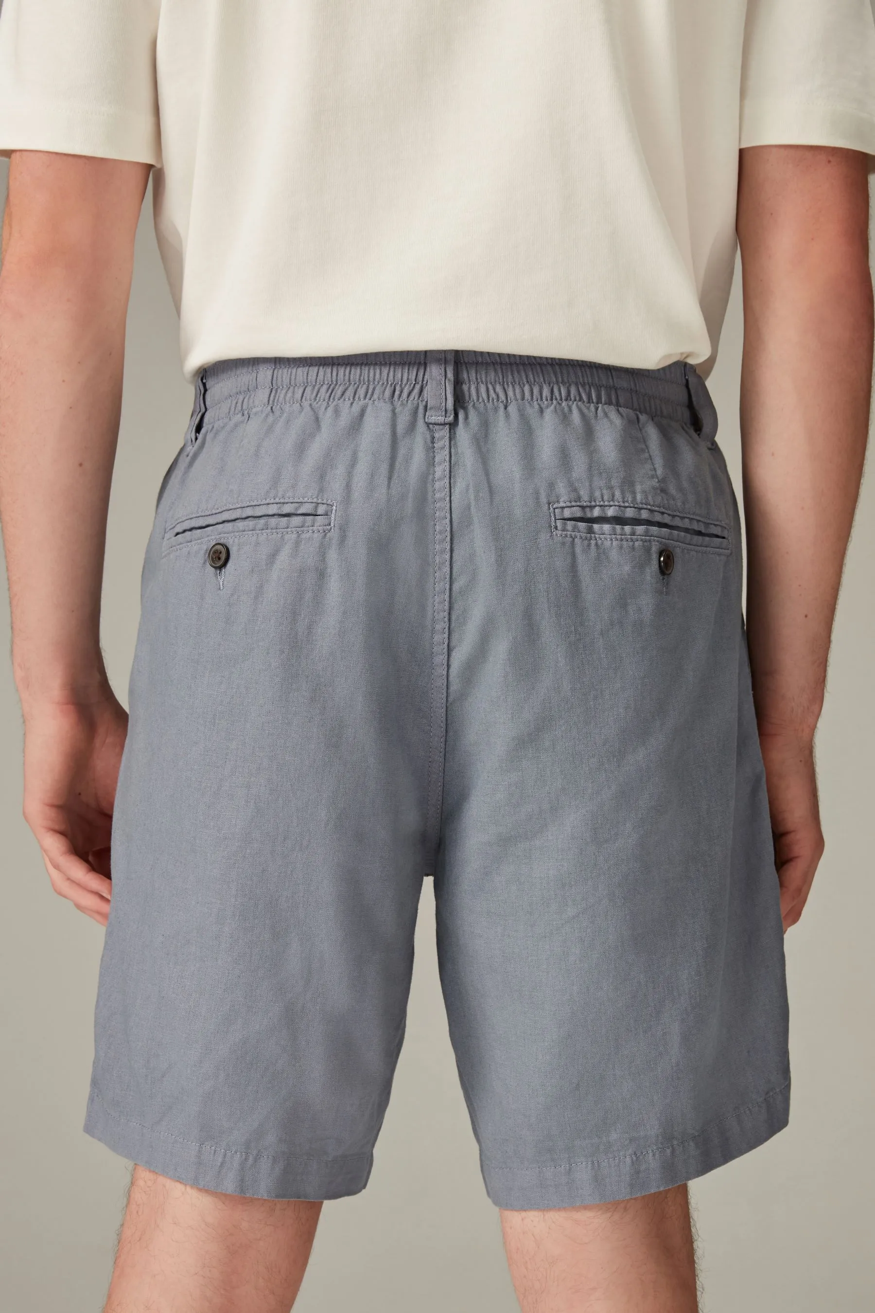Pantaloni chino corti in misto lino