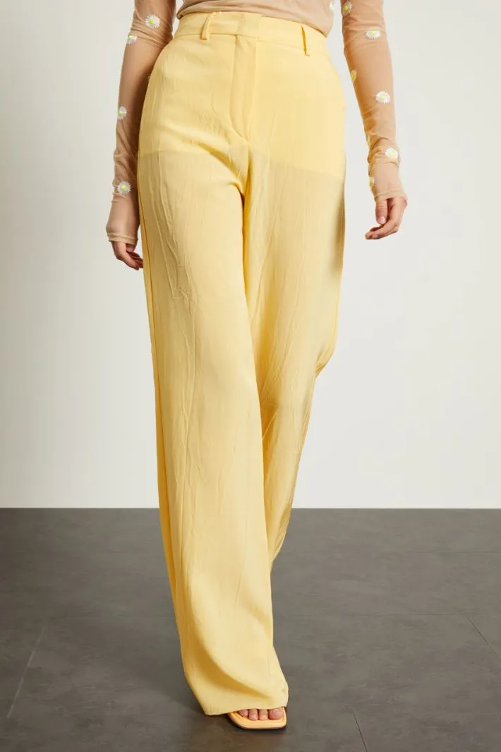 Pantaloni effetto stropicciato