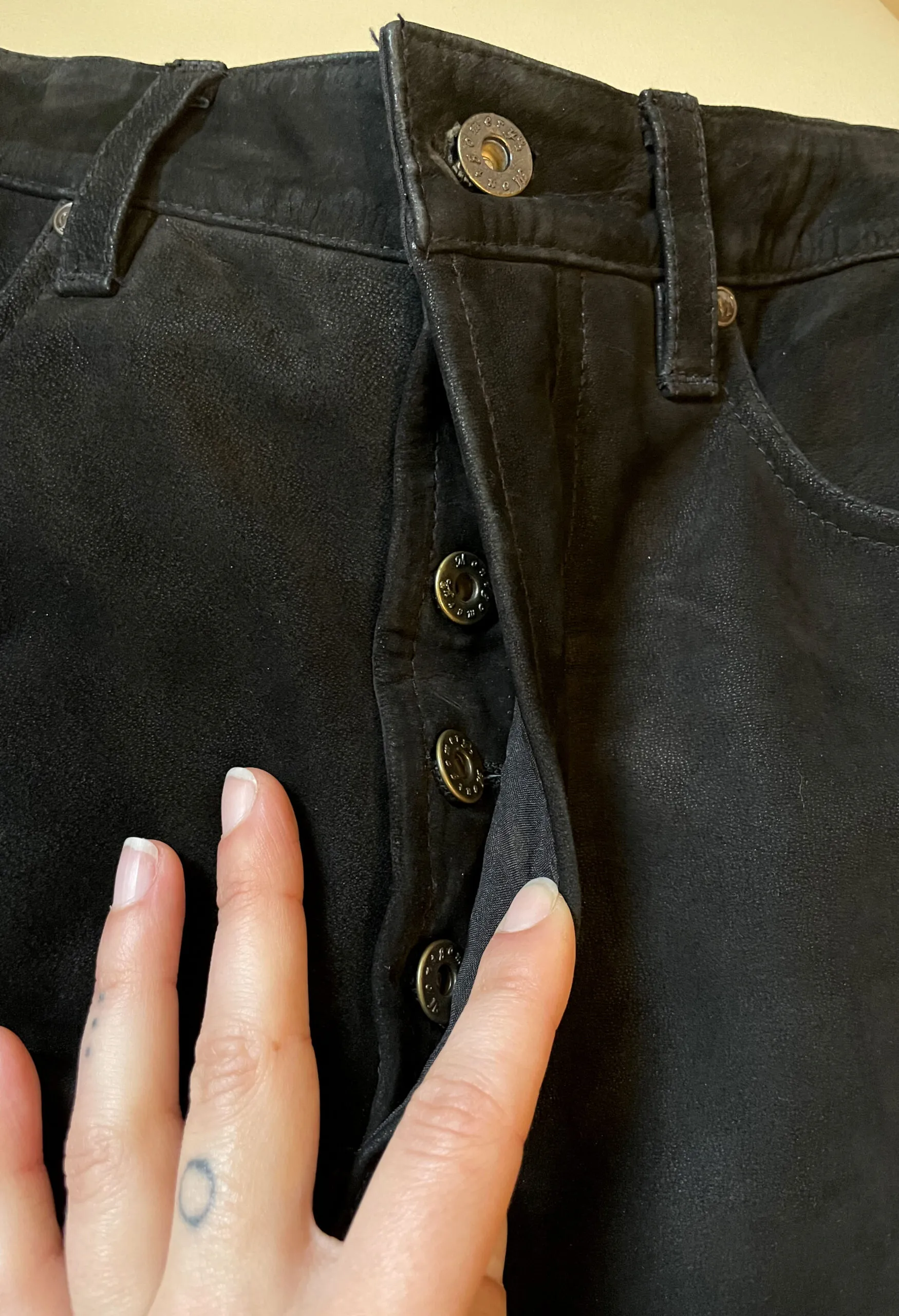 Pantaloni vintage in vero camoscio nero