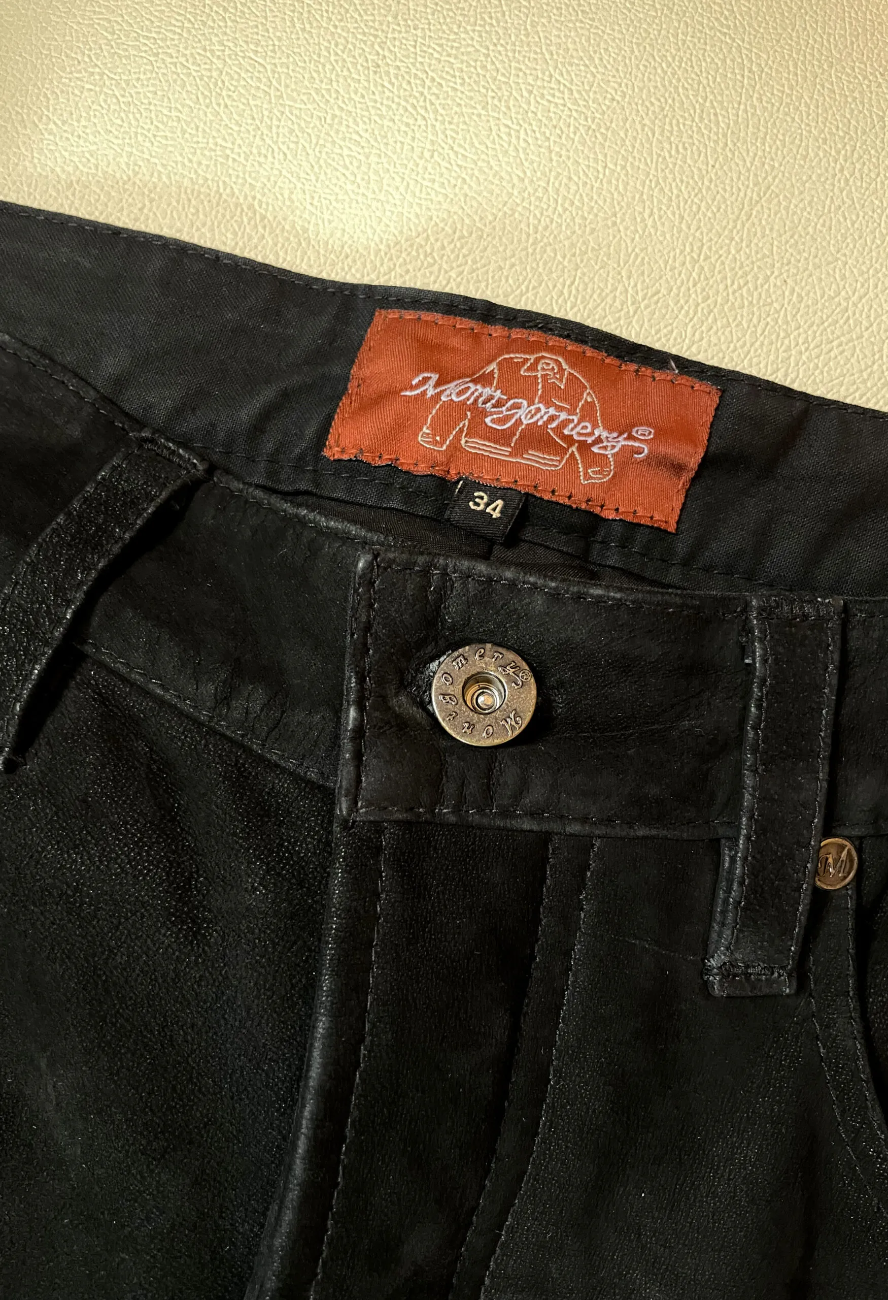 Pantaloni vintage in vero camoscio nero