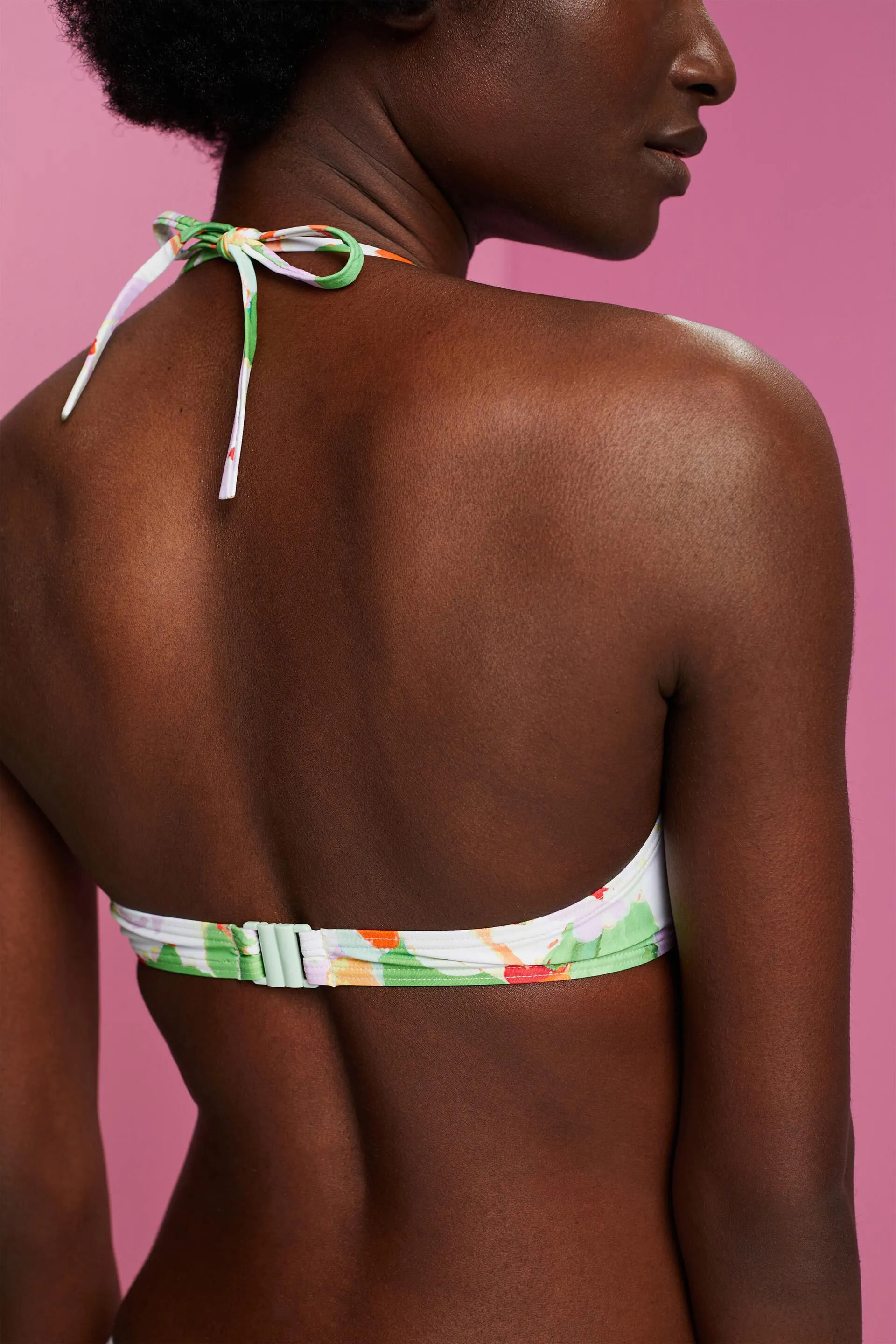 Riciclato: top da bikini imbottito con allacciatura al collo
