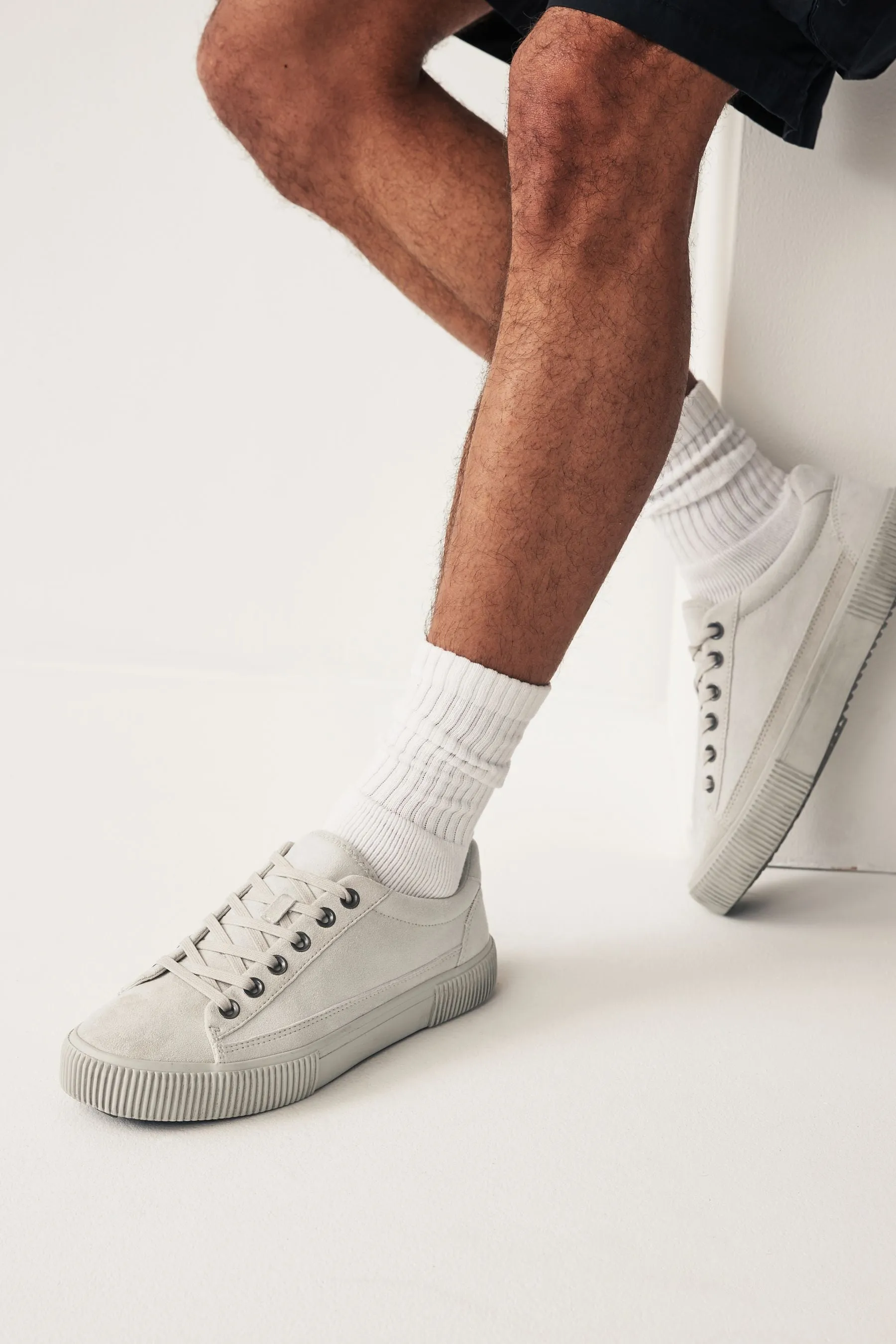 Scarpe da ginnastica invecchiate