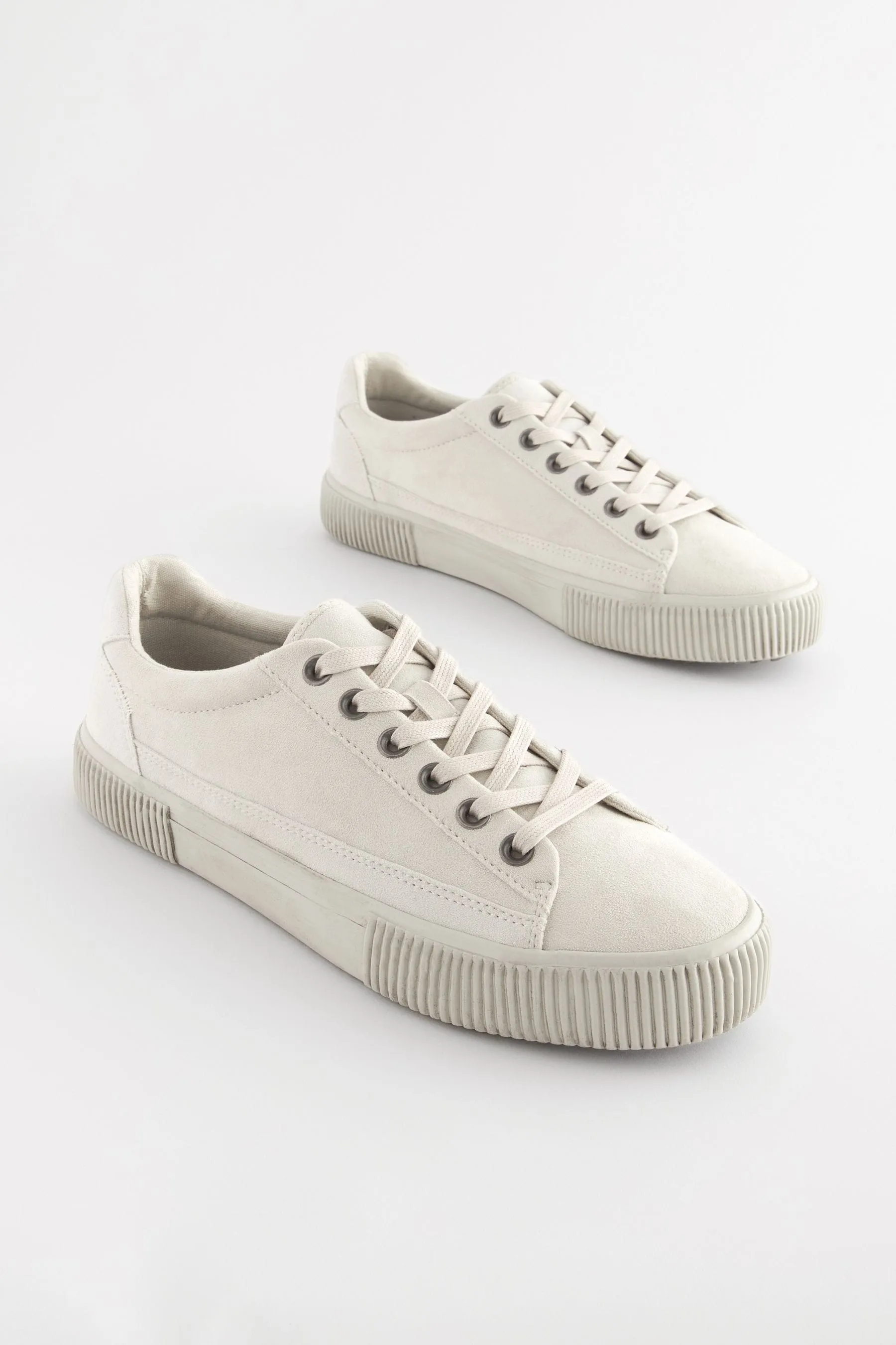 Scarpe da ginnastica invecchiate