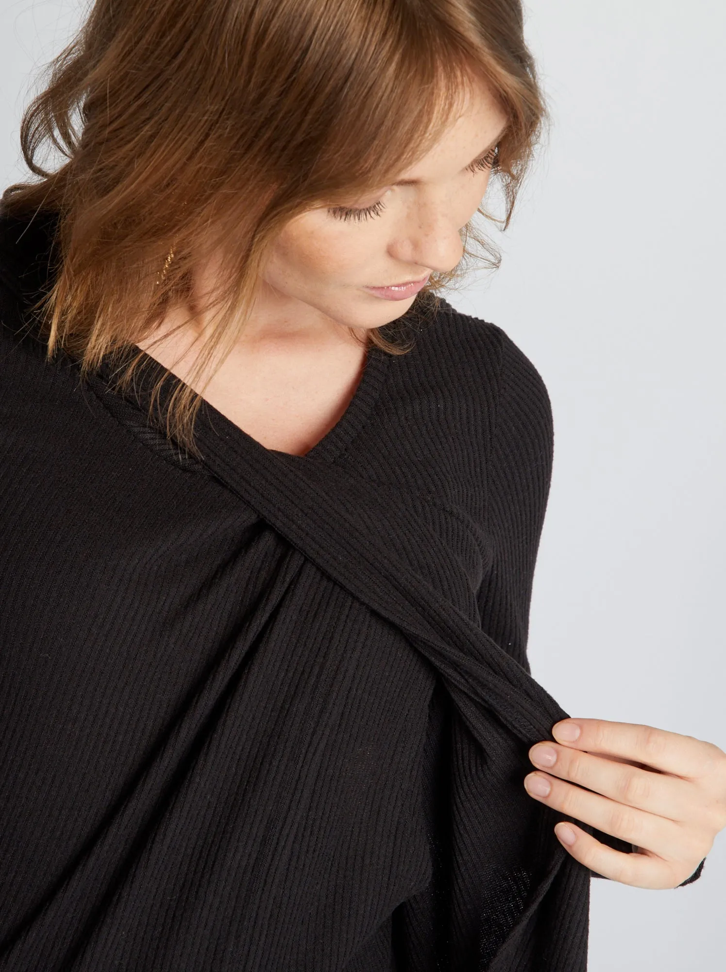 T-shirt per l'allattamento in maglia a coste - nero
